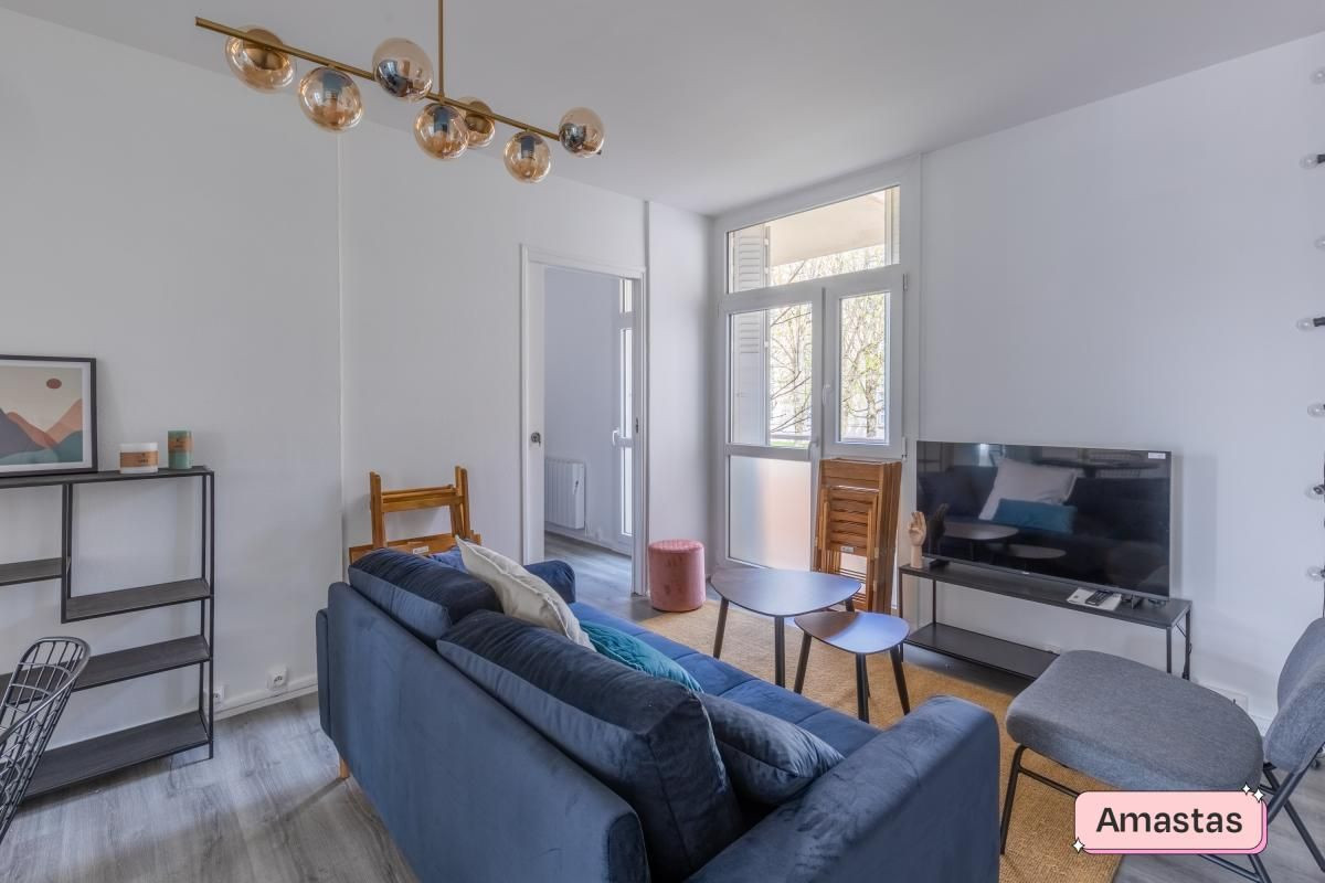 
                                                Colocation
                                                 Une chambre à louer dans cette colocation rénovée et meublée avec balcon et parking