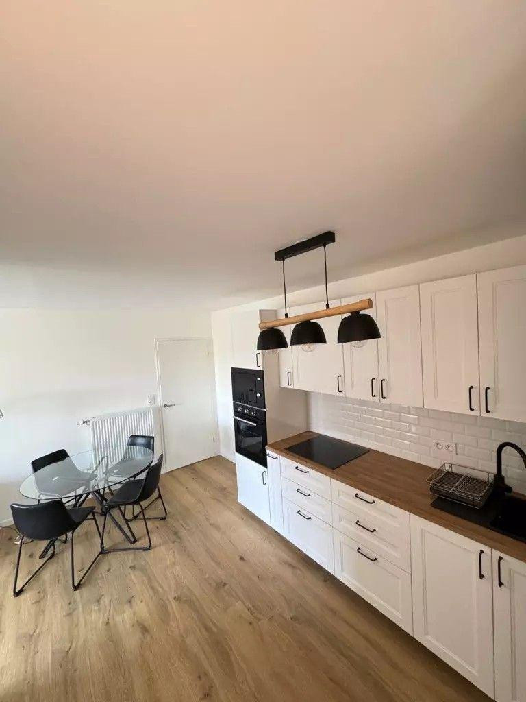 
                                                Colocation
                                                 Une chambre dispo dans coloc conviviale de 5