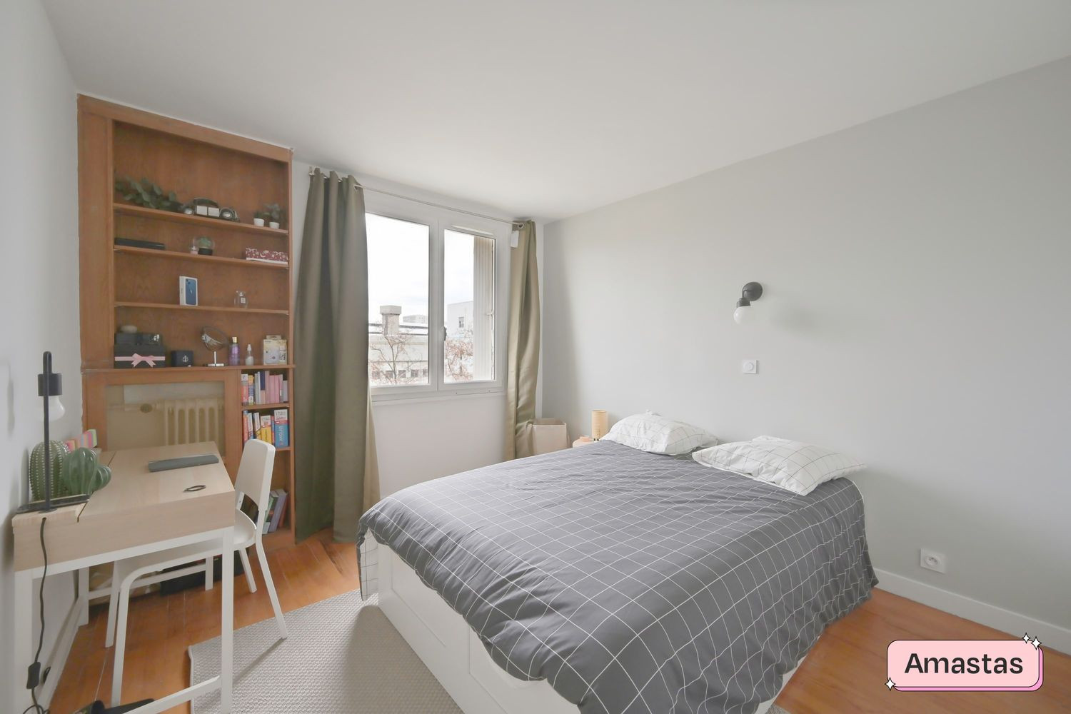 
                                                Colocation
                                                 Une chambre disponible dans cette colocation de 3 chambres - 469377