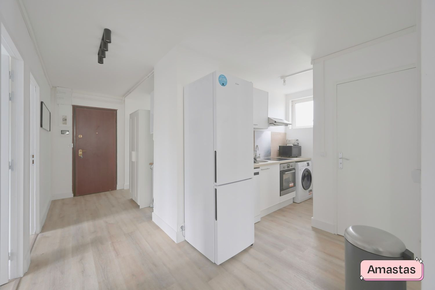 
                                                Colocation
                                                 Une chambre disponible dans cette superbe colocation de 4 chambres - 5691065C4