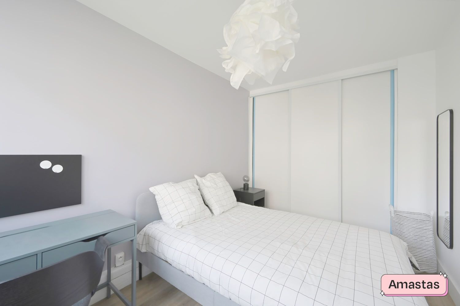 
                                                Colocation
                                                 Une chambre disponible dans cette superbe colocation de 4 chambres - 5691065C4