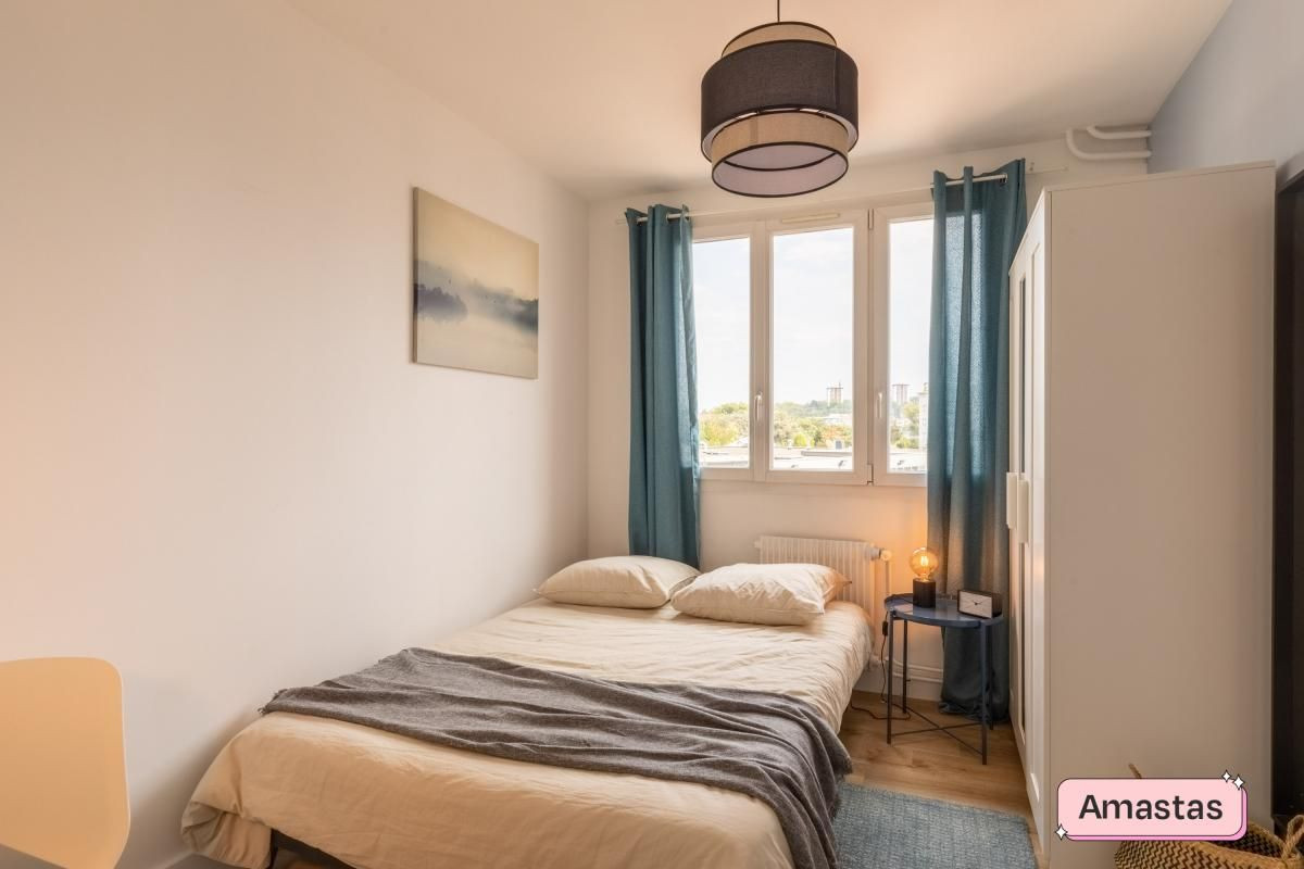 
                                                Colocation
                                                 Une chambre disponible dans cette superbe colocation de 4 chambres meublée Lyon 9 - 569934C4