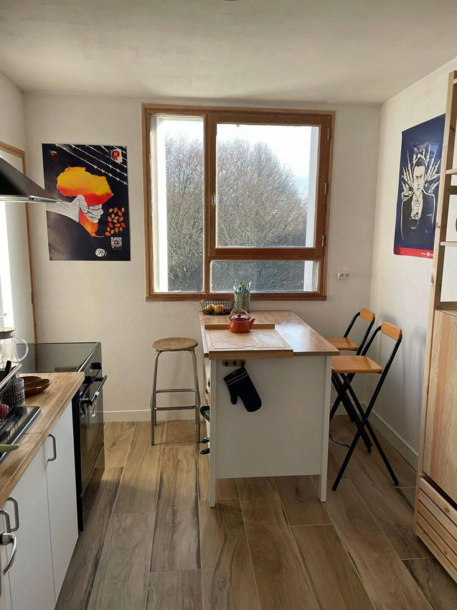 
                                                Colocation
                                                 Une chambre se libère dans une coloc calme