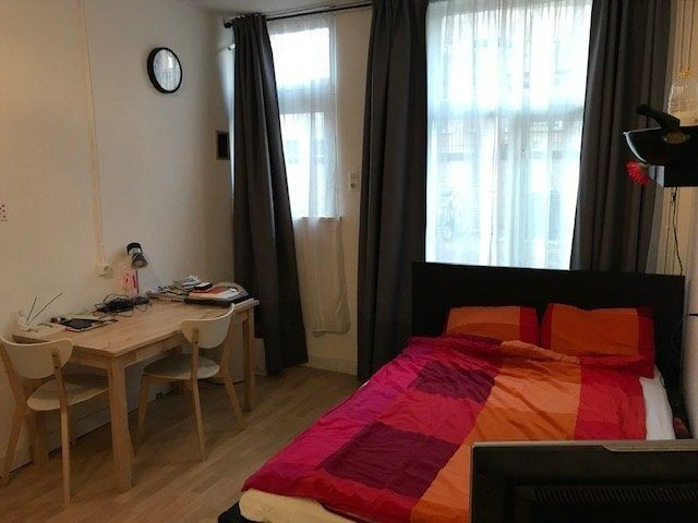 
                                                Location
                                                 Une chambre spacieuse et rénovée