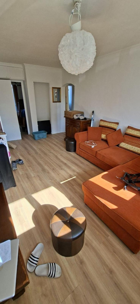 
                                                Colocation
                                                 Une colocation dans un appartement lumineux