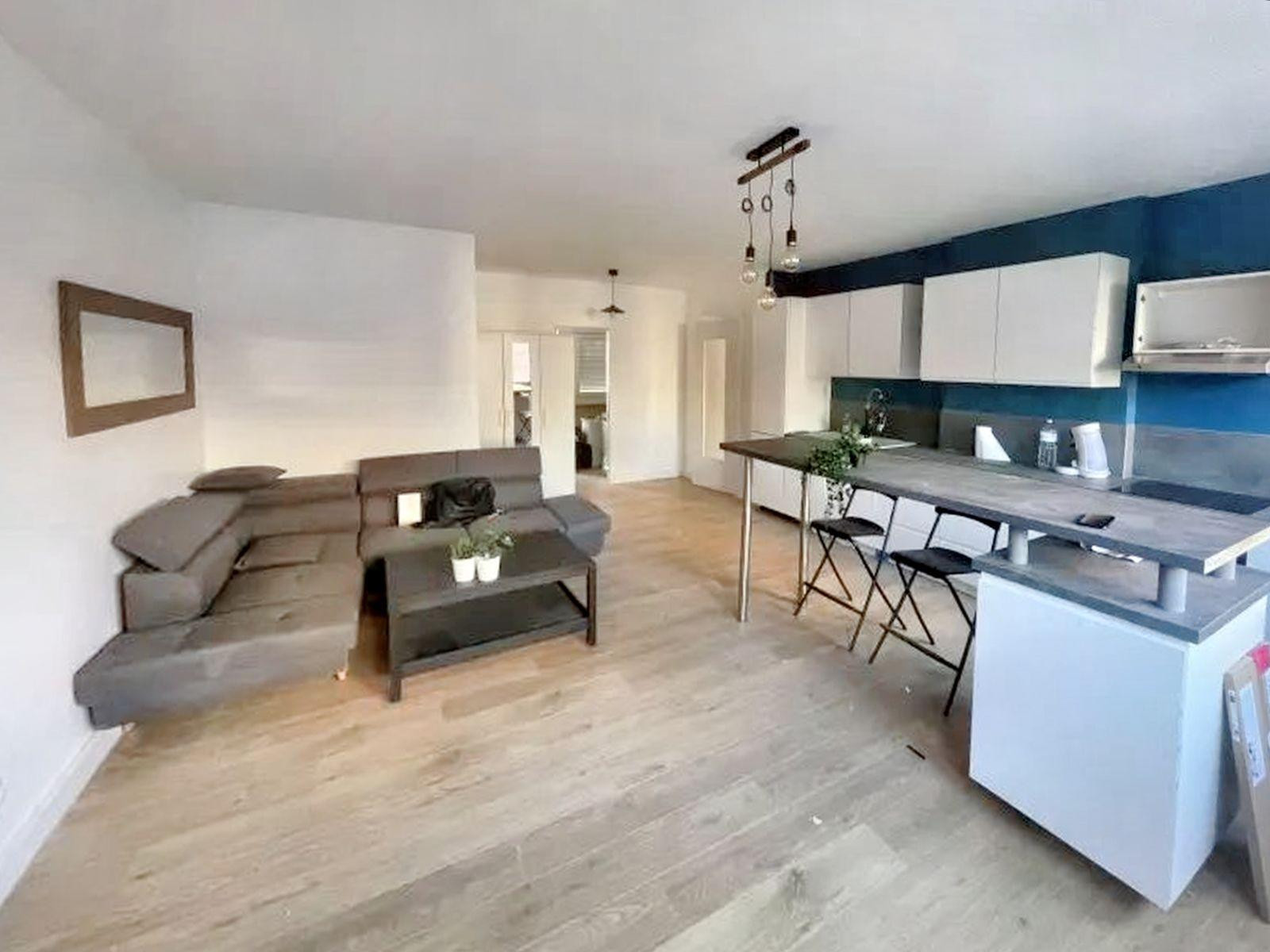 
                                                Location
                                                 Une colocation idéale, chambres refaites à neuf