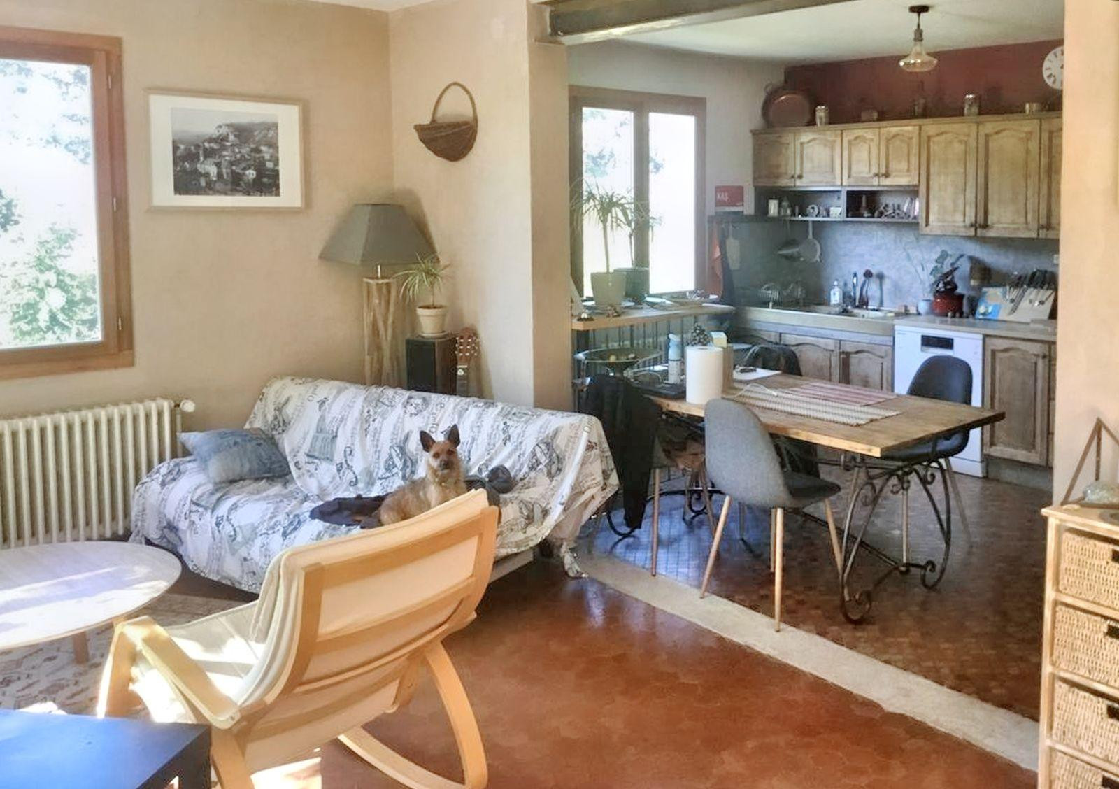 
                                                Location
                                                 Une jolie maison avec un grand jardin