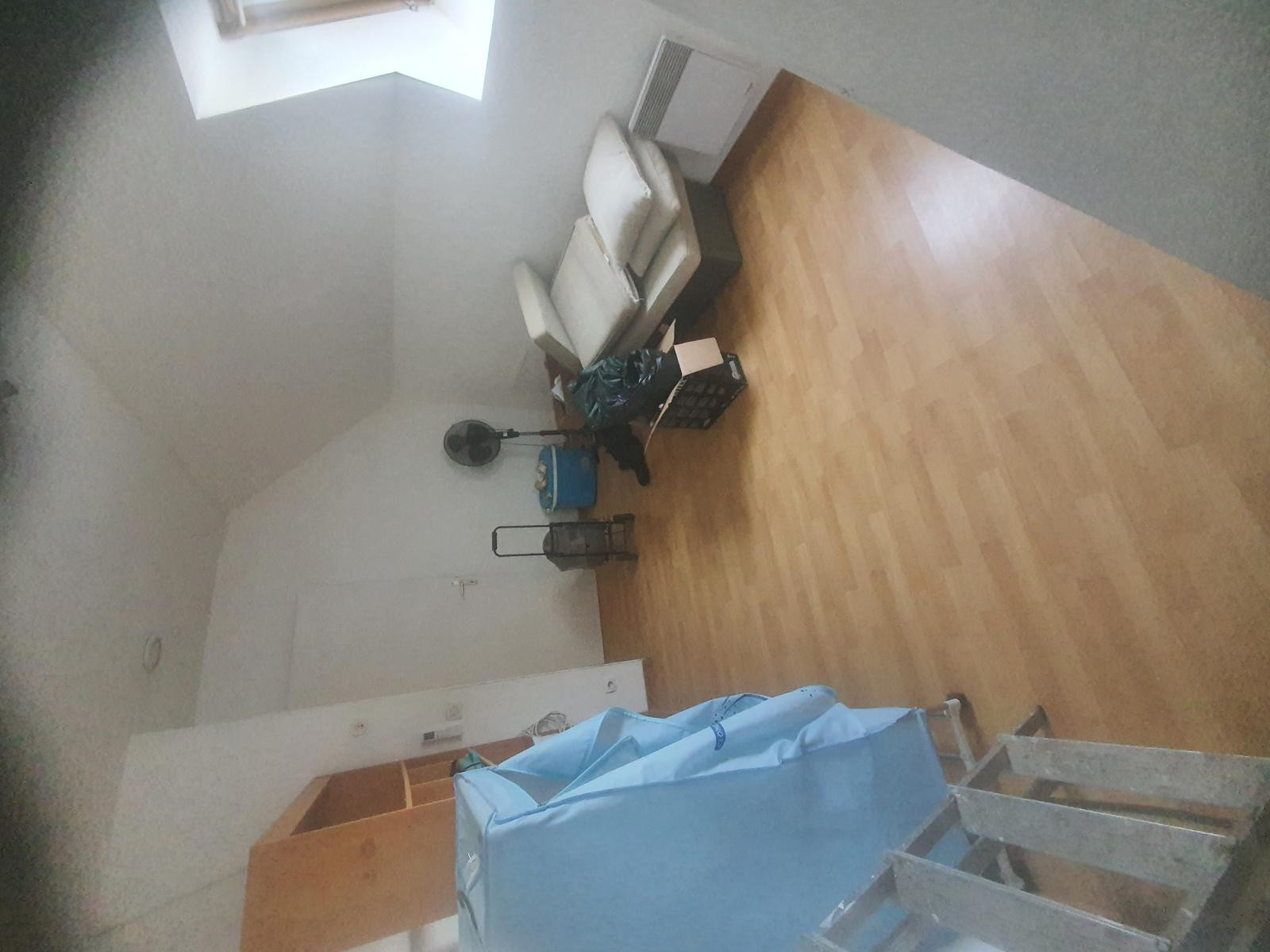 
                                                Location
                                                 Une maison à la campagne. Quel tranquillité