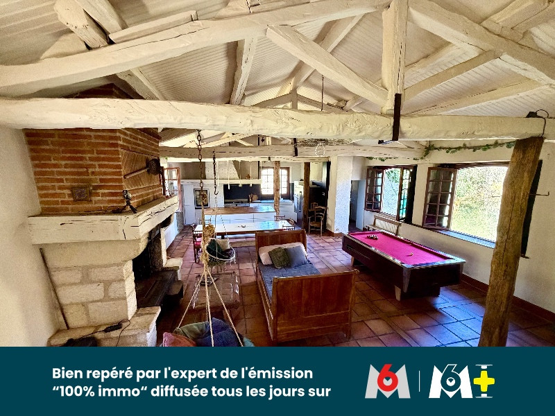 
                                                Vente
                                                 Une maison à usage d'habitation avec dépendances, étang et terrain attenant et non attenant