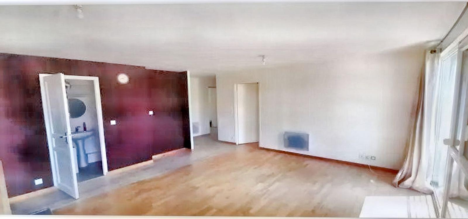 
                                                Location
                                                 Une occasion rare : superbe F2 orienté plein sud