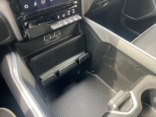 
                                                Utilitaire
                                                 Utilitaire - Dodge Ram 1500 CREW CAB 5.7 V8 LARAMIE SPORT PACK BLACK GPL - 79970€