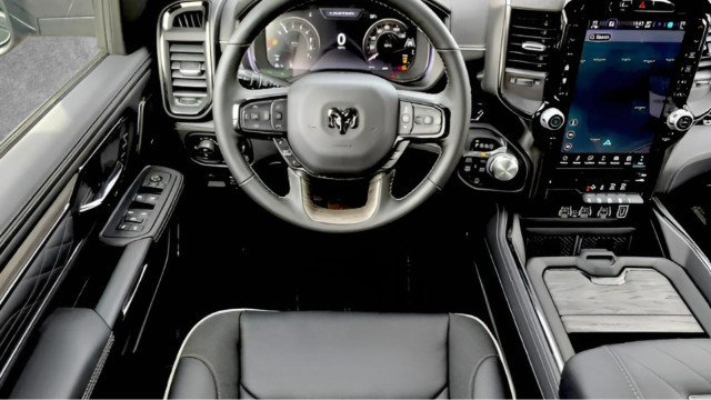 
                                                Utilitaire
                                                 Utilitaire Pick-up - Dodge Ram 1500  Crew Cab 5.7 V8 LIMITED eTORQUE - 114970€