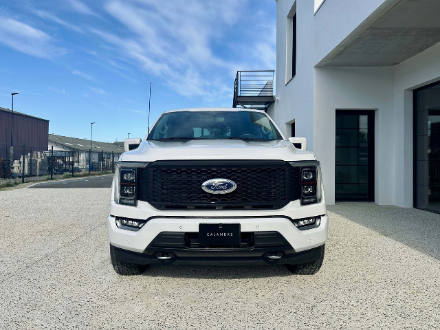 
                                                Utilitaire
                                                 Utilitaire Pick-up - Ford F150 LIMITED SUPERCREW POWERBOOST HYBRIDE - 109970€