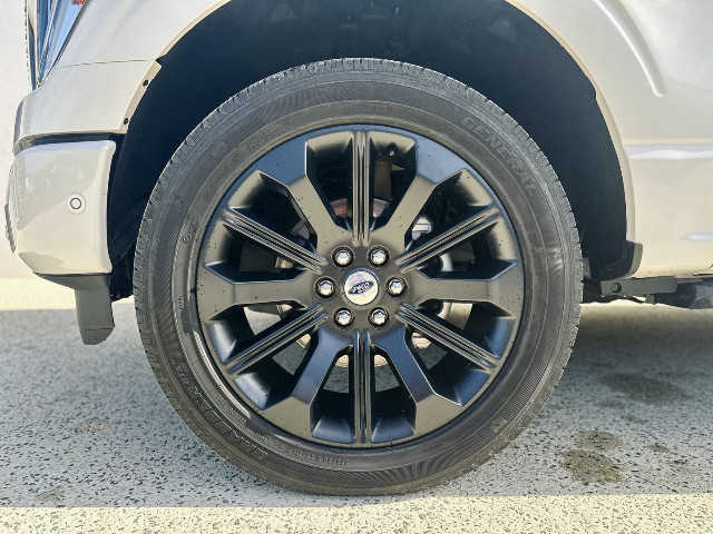 
                                                Utilitaire
                                                 Utilitaire Pick-up - Ford F150 LIMITED SUPERCREW POWERBOOST HYBRIDE - 99970€