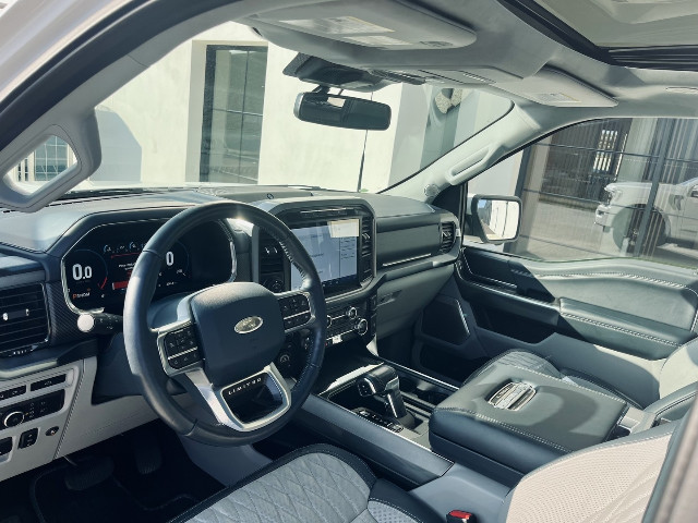
                                                Utilitaire
                                                 Utilitaire Pick-up - Ford F150 LIMITED SUPERCREW POWERBOOST HYBRIDE - 99970€