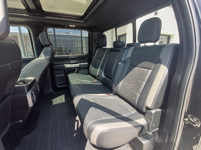 
                                                Utilitaire
                                                 Utilitaire Pick-up - Ford F150 RAPTOR 3.5 V6 SUPERCREW - 74970€