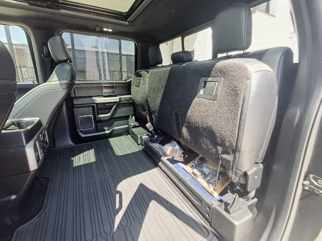 
                                                Utilitaire
                                                 Utilitaire Pick-up - Ford F150 RAPTOR 3.5 V6 SUPERCREW - 74970€