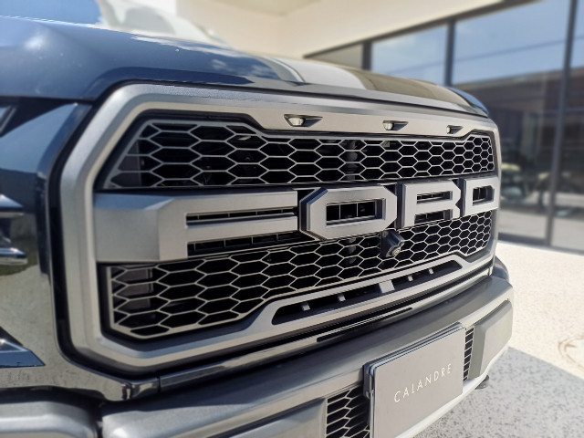
                                                Utilitaire
                                                 Utilitaire Pick-up - Ford F150 RAPTOR 3.5 V6 SUPERCREW - 74970€