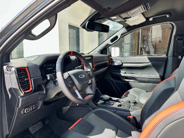 
                                                Utilitaire
                                                 Utilitaire Pick-up - Ford Ranger RAPTOR DOUBLE CABINE 2.0 ECOBLUE 210 CH BVA - 72970€