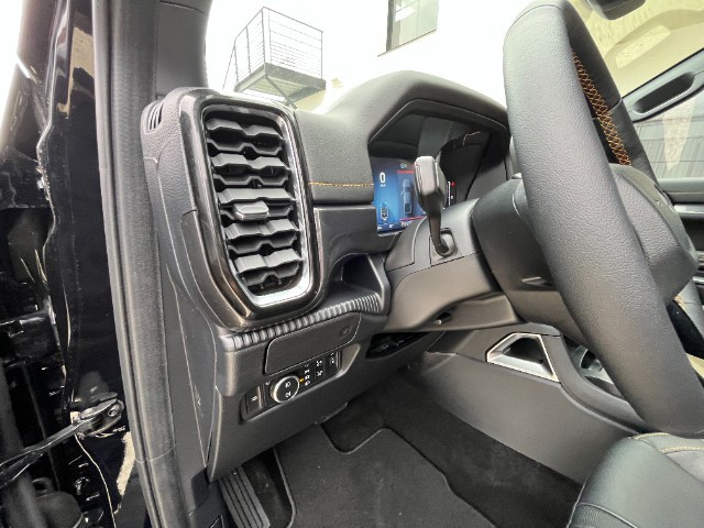 
                                                Utilitaire
                                                 Utilitaire Pick-up - Ford Ranger WILDTRAK DOUBLE CABINE 2.0 ECOBLUE 205 CH DIESEL BVA 10 - 60970€