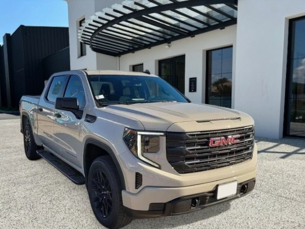 
                                                Utilitaire
                                                 Utilitaire Pick-up - Gmc Sierra 1500 PRO 2026 FLEXFUEL E85 5.3L V8 - 89970€