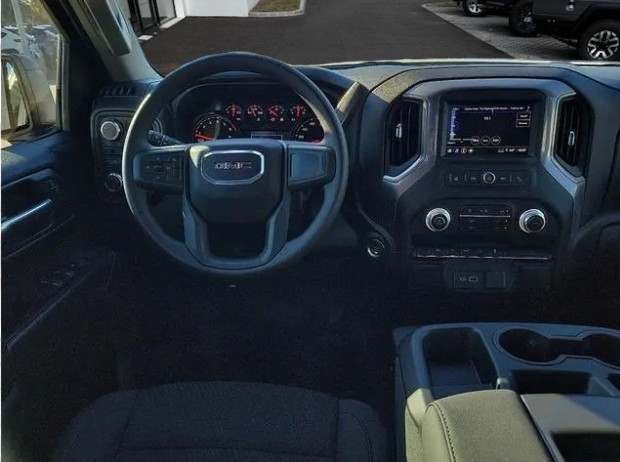 
                                                Utilitaire
                                                 Utilitaire Pick-up - Gmc Sierra 1500 PRO 2026 FLEXFUEL E85 5.3L V8 - 89970€