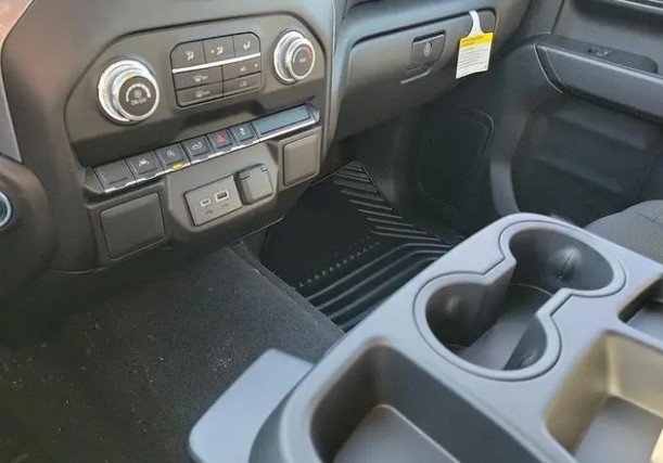 
                                                Utilitaire
                                                 Utilitaire Pick-up - Gmc Sierra 1500 PRO 2026 FLEXFUEL E85 5.3L V8 - 89970€