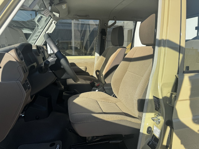 
                                                Utilitaire
                                                 Utilitaire Pick-up - Toyota Grj79 DC LX DOUBLE CABINE V6 4.0L - 104970€