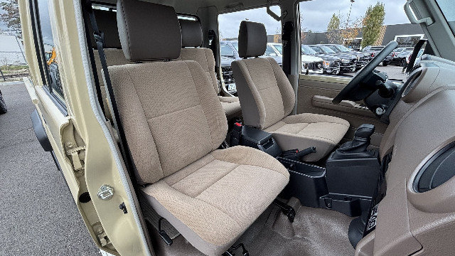 
                                                Utilitaire
                                                 Utilitaire Pick-up - Toyota Grj79 DC LX DOUBLE CABINE V6 4.0L - 104970€