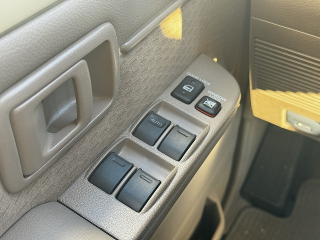 
                                                Utilitaire
                                                 Utilitaire Pick-up - Toyota Grj79 DC LX DOUBLE CABINE V6 4.0L - 104970€