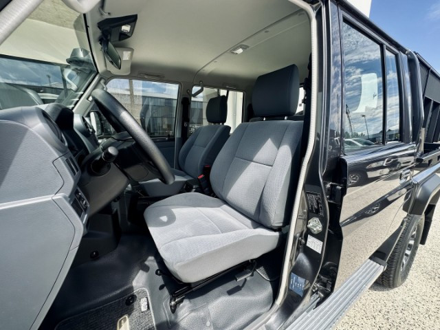 
                                                Utilitaire
                                                 Utilitaire Pick-up - Toyota Grj79 DC LX DOUBLE CABINE V6 4.0L - 104970€