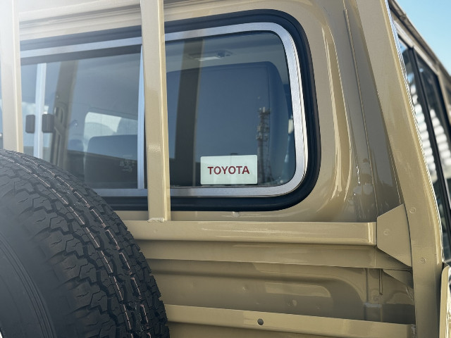 
                                                Utilitaire
                                                 Utilitaire Pick-up - Toyota Grj79 DC LX DOUBLE CABINE V6 4.0L - 94970€