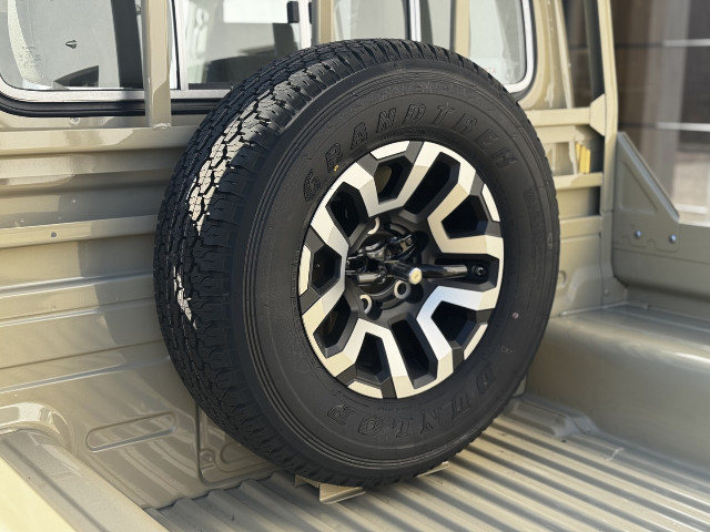 
                                                Utilitaire
                                                 Utilitaire Pick-up - Toyota Grj79 DC LX DOUBLE CABINE V6 4.0L - 94970€