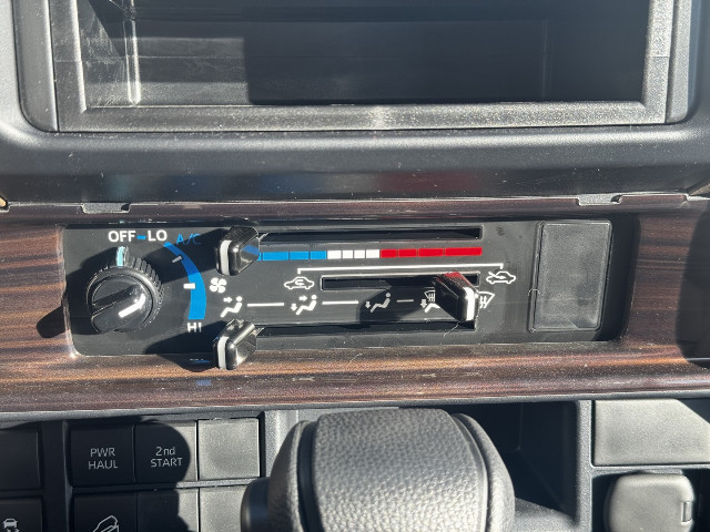 
                                                Utilitaire
                                                 Utilitaire Pick-up - Toyota Grj79 DC LX DOUBLE CABINE V6 4.0L - 94970€