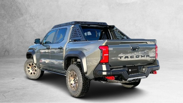 
                                                Utilitaire
                                                 Utilitaire Pick-up - Toyota Tacoma TRAILHUNTER 4X4 DOUBLE CAB HYBRIDE - 106970€