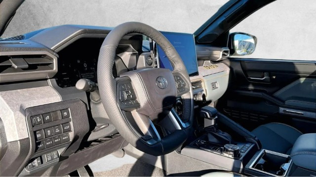 
                                                Utilitaire
                                                 Utilitaire Pick-up - Toyota Tacoma TRAILHUNTER 4X4 DOUBLE CAB HYBRIDE - 106970€