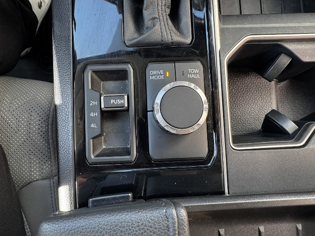 
                                                Utilitaire
                                                 Utilitaire - Toyota Tundra SR5 3.4L V6 DOUBLE CABINE - 86970€