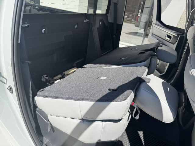 
                                                Utilitaire
                                                 Utilitaire - Toyota Tundra SR5 3.4L V6 DOUBLE CABINE - 86970€