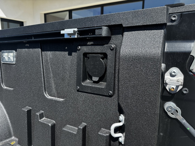 
                                                Utilitaire
                                                 Utilitaire - Toyota Tundra SR5 3.4L V6 DOUBLE CABINE - 86970€