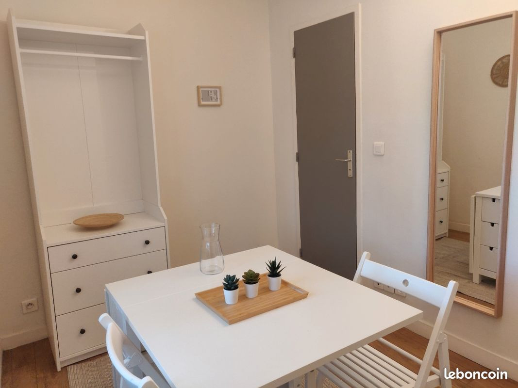 
                                                Location
                                                 Vacant / N° 1C / 15 m² / Meublé