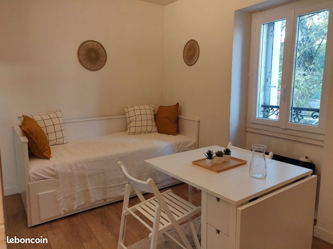 
                                                Location
                                                 Vacant / N° 1C / 15 m² / Meublé