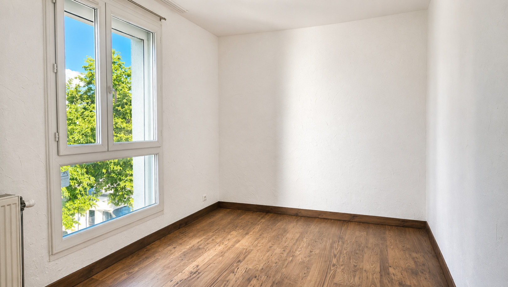 
                                                Vente
                                                 Valence le Haut (et non Le Plan). T4 avec terrasse de 20 m2 sur le parc