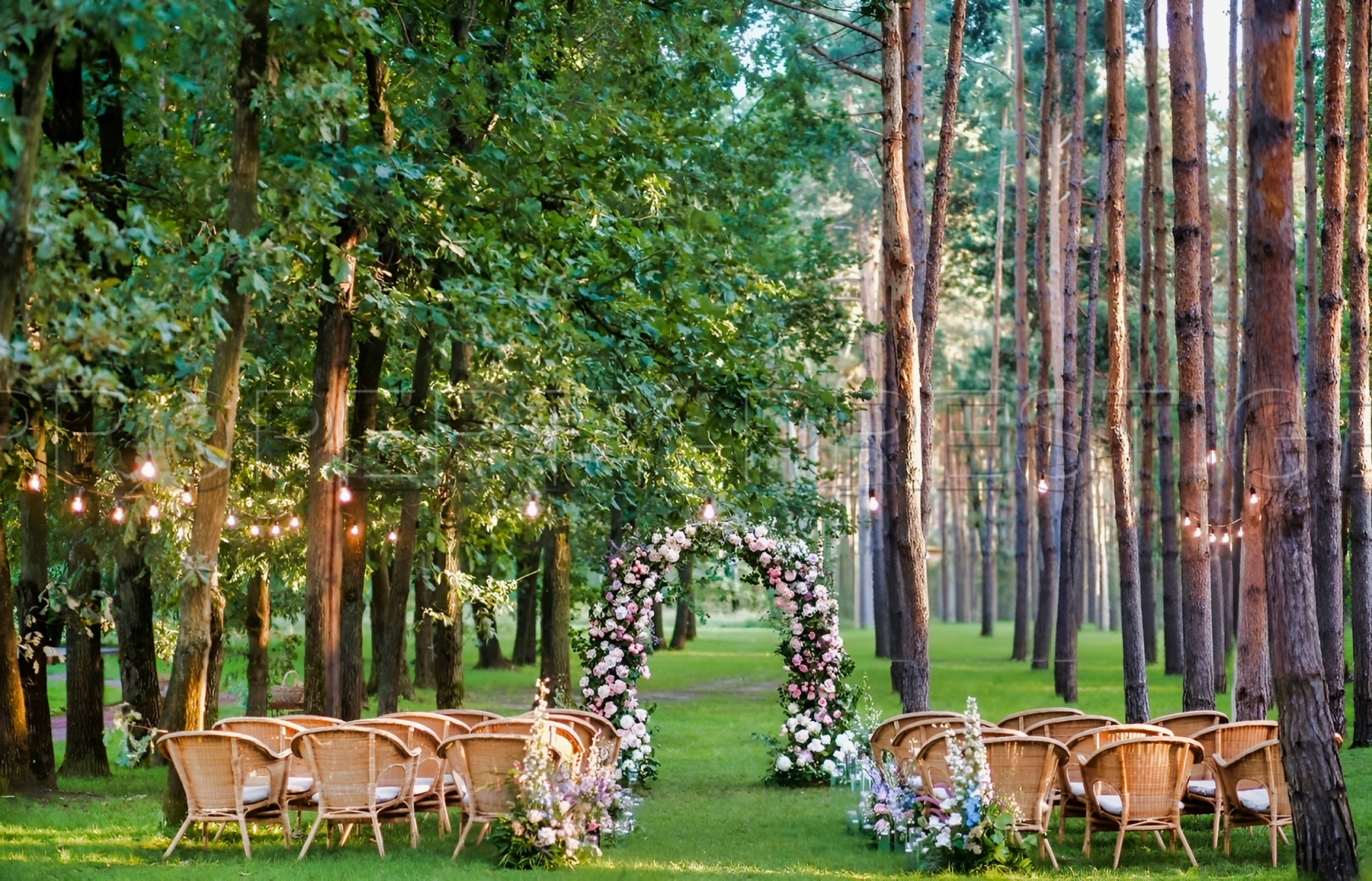 
                                                Vente
                                                 VAR DOMAINE MARIAGES ET RECEPTIONS 24 HA