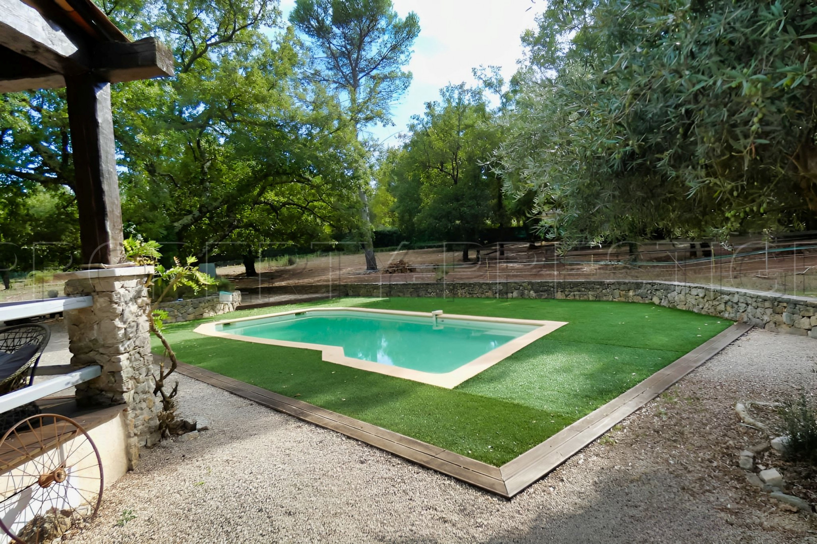 
                                                Vente
                                                 VAR FAYENCE PROPRIETE 6800 M² ET VILLA 180 M²