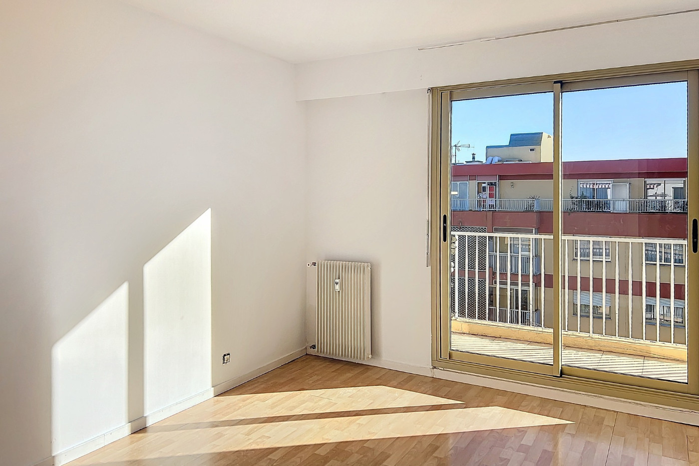 
                                                Location
                                                 Vaste 4 Pièces lumineux 118 m²