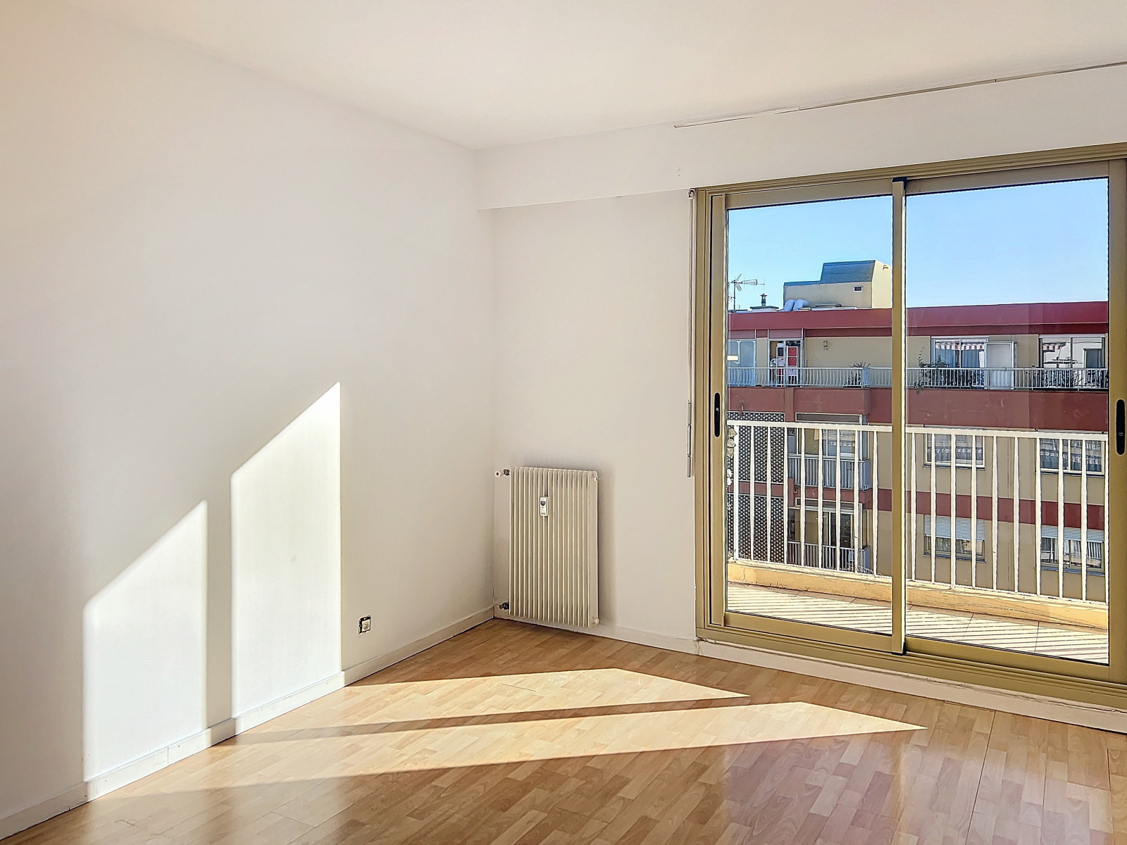 
                                                Location
                                                 Vaste 4 Pièces lumineux 118 m²