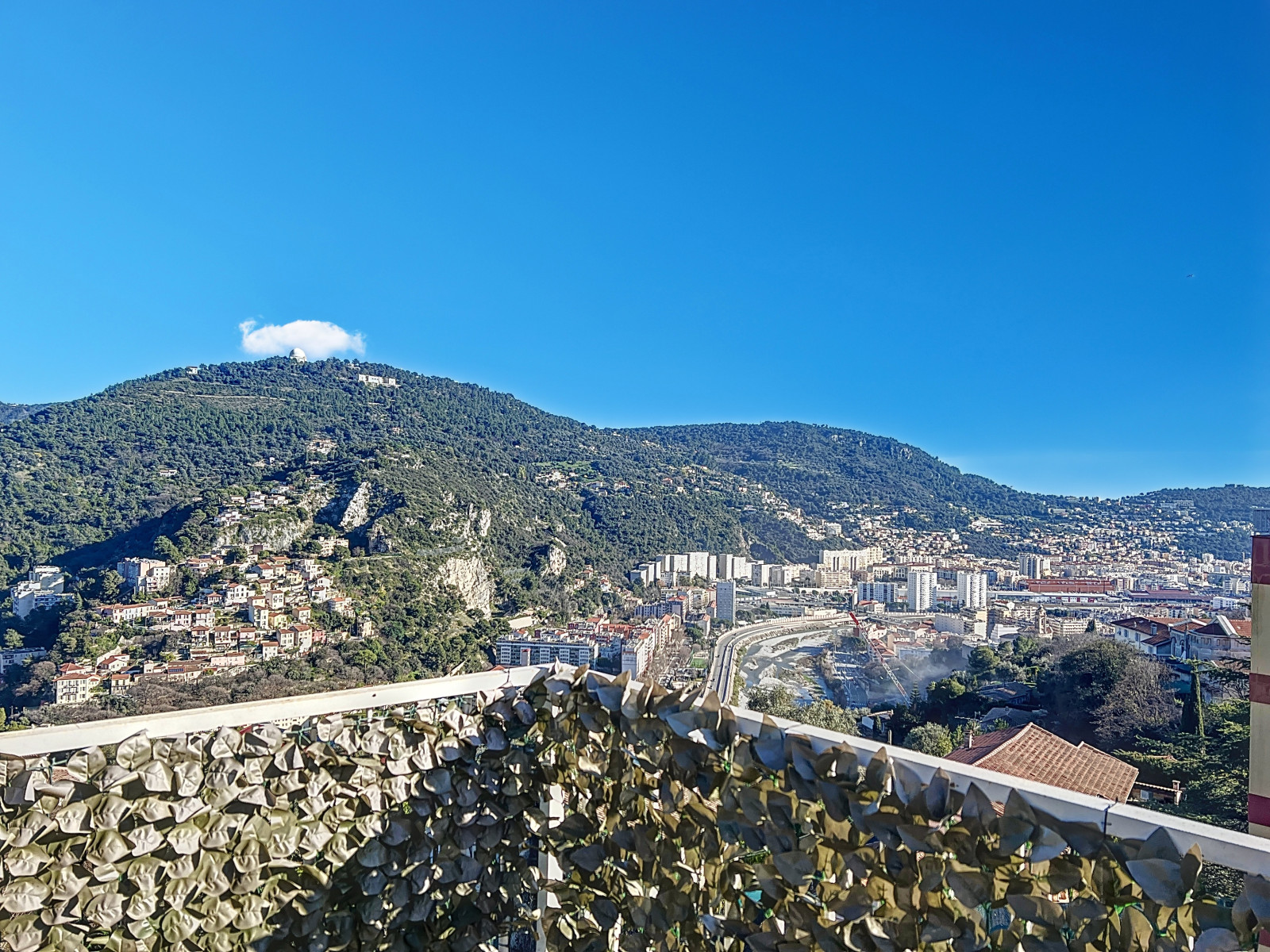 
                                                Location
                                                 Vaste 4 Pièces lumineux 118 m²