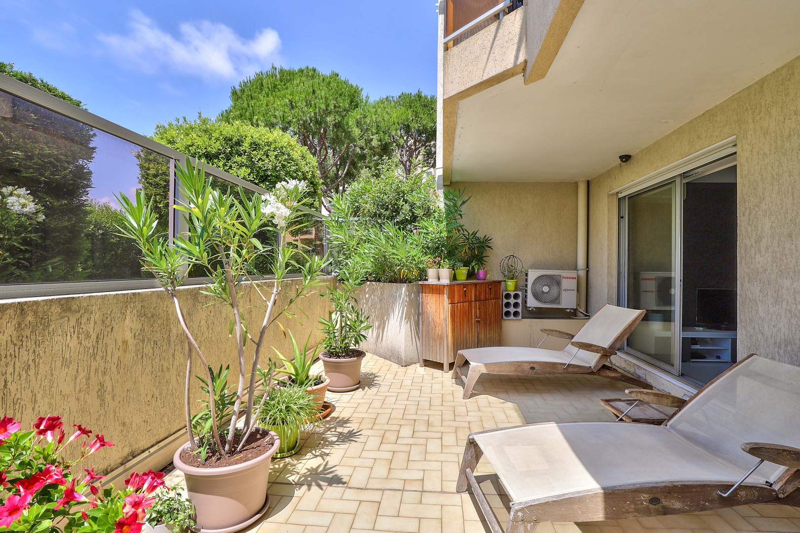 
                                                Location
                                                 Vaste appartement 4 pièces