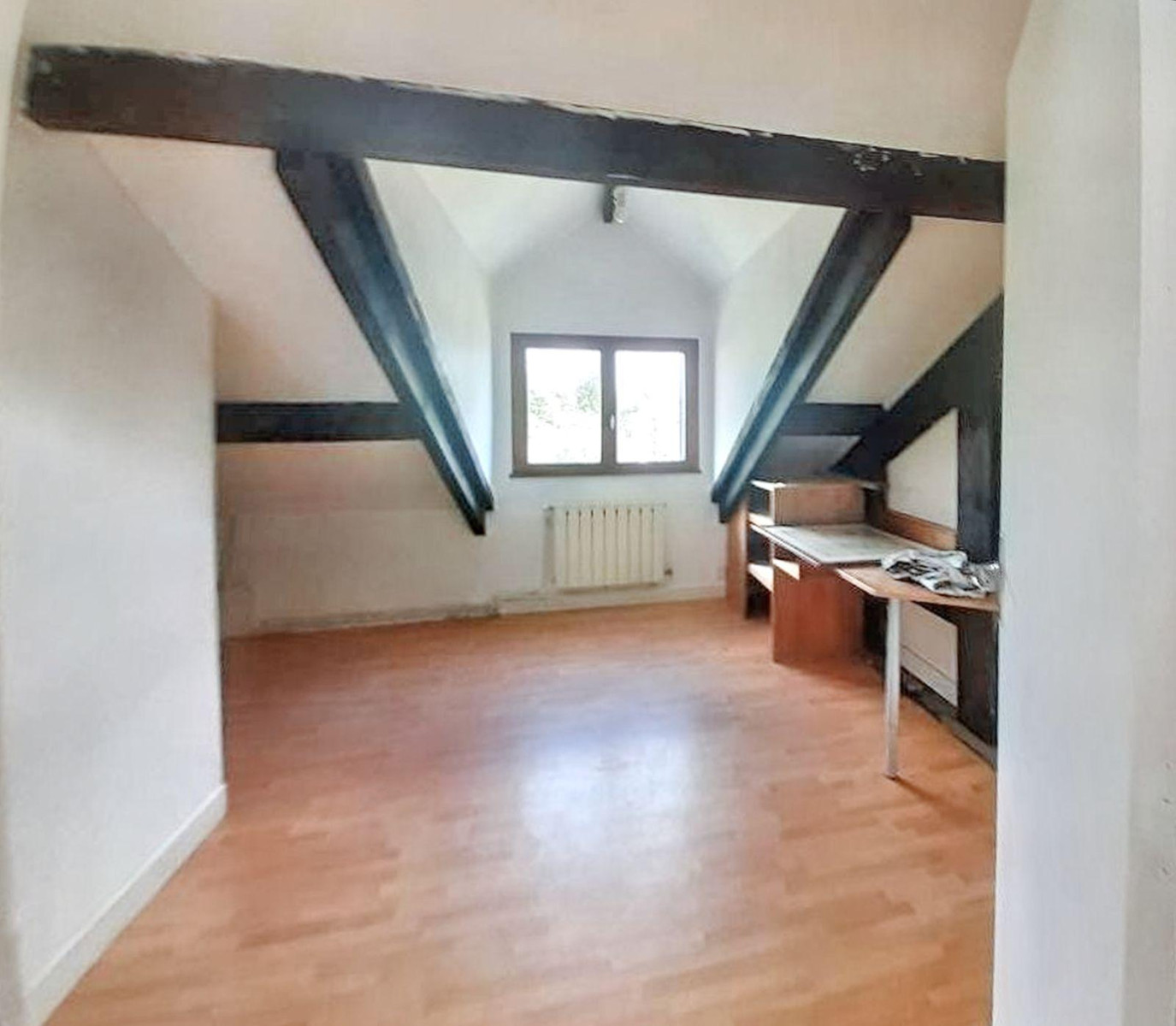 
                                                Location
                                                 Vaste maison 1930 rénovée conviviale accueillante