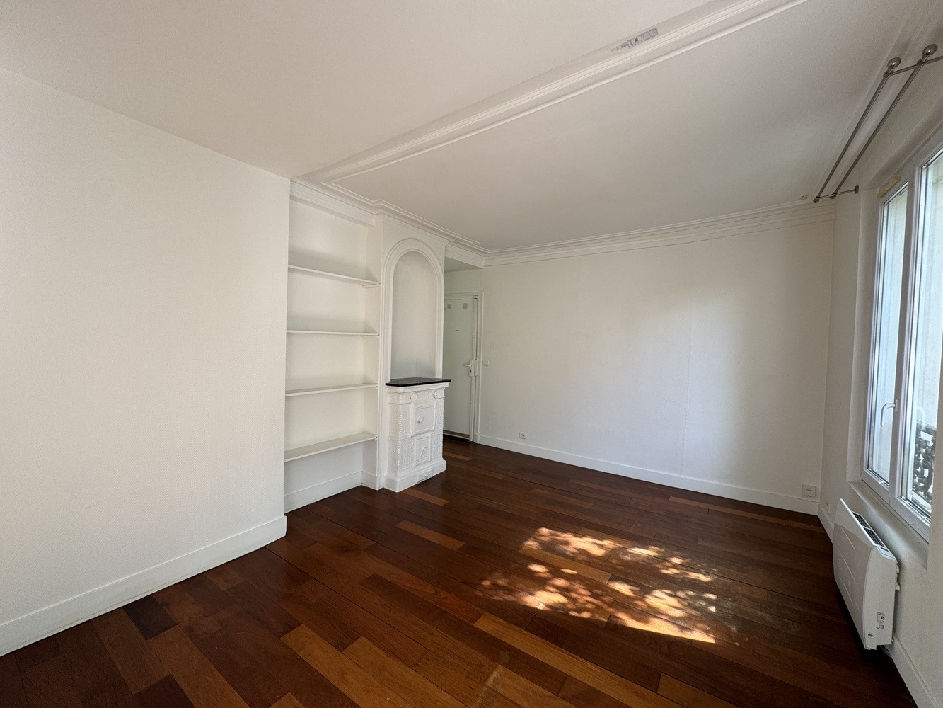 
                                                Location
                                                 Vaste studio avec grand espace nuit